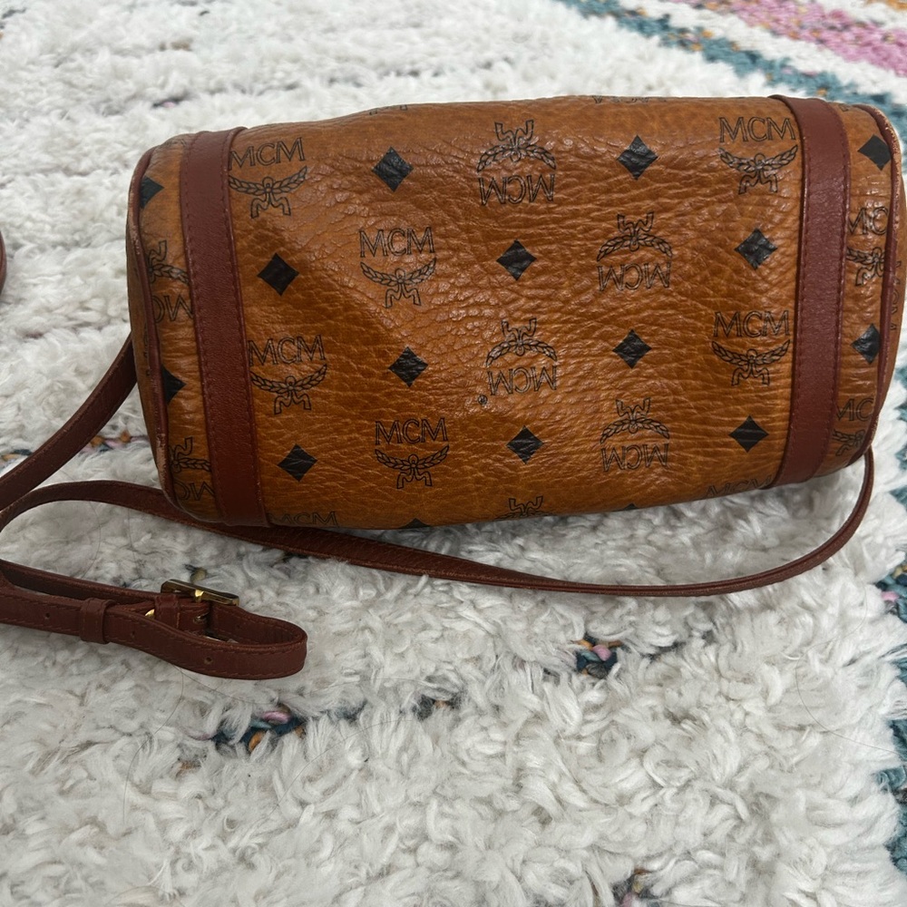 Vintage MCM Tan Leather Barrel Bag with CoA - Picture 7 of 11